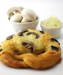 Bánh Pretzel Với Nấm Champignons và Mozzarella