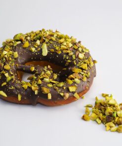 Bánh Pretzel Socola Và Quả Hồ Trăn