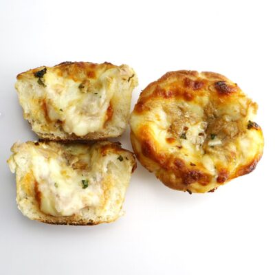 Pizza Cups Hành Cá Ngừ